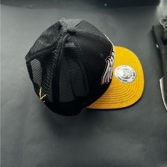 Hyraw SnapBack - Picture 3 of 4